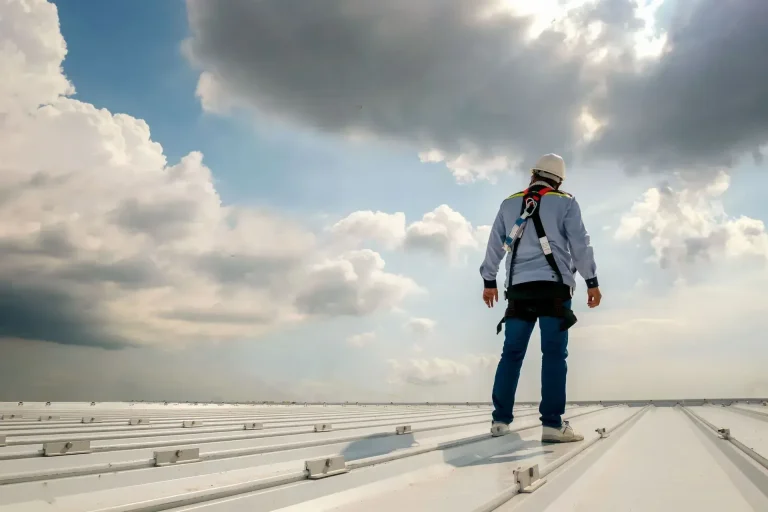 3 Things to Consider Before Hiring Roof Coating Contractors